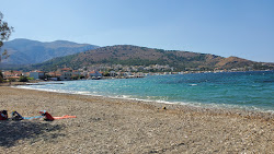 Foto di Paralia Kardamila con molto pulita livello di pulizia