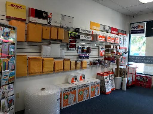Store «US PAK N SHIP : FEDEX - UPS - USPS - DHL / U-HAUL», reviews and photos, 4839 Volunteer Rd, Davie, FL 33330, USA