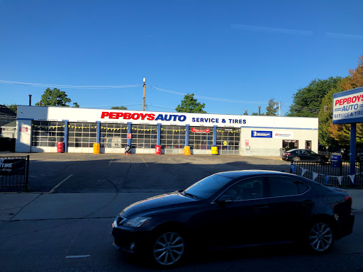 Car Repair and Maintenance «Pep Boys Auto Service & Tire», reviews and photos, 4164 N Milwaukee Ave, Chicago, IL 60641, USA