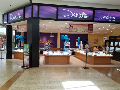 Shopping Mall «Westfield Palm Desert», reviews and photos, 72-840 CA-111, Palm Desert, CA 92260, USA