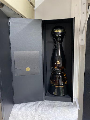 Liquor Store «D & M Liquor Store», reviews and photos, 595 Ralph David Abernathy Blvd, Atlanta, GA 30312, USA