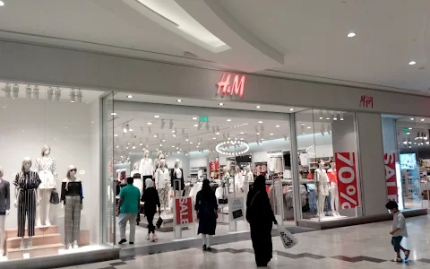 H&M image