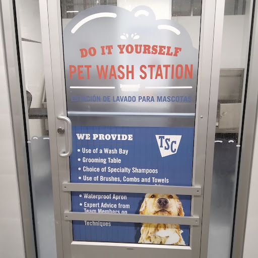 Home Improvement Store «Tractor Supply Co.», reviews and photos, 8135 Brookville Rd, Indianapolis, IN 46239, USA