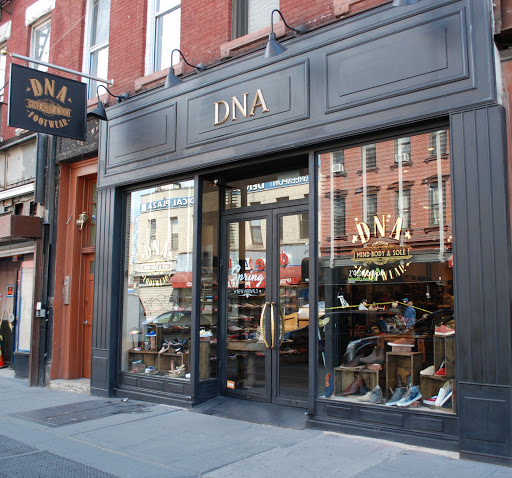 DNA Footwear Greenpoint, 888 Manhattan Ave, Brooklyn, NY 11222, USA, 