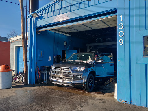 Car Wash «Earley Bird Car Wash», reviews and photos, 1309 Berry Blvd, Louisville, KY 40215, USA