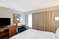 Hampton Inn Albany-Wolf Road (Airport) - Photo 9 - Car repair in Albany, NY, Albany