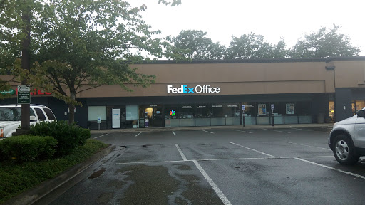 Print Shop «FedEx Office Print & Ship Center», reviews and photos, 101 37th Ave SE B, Puyallup, WA 98374, USA