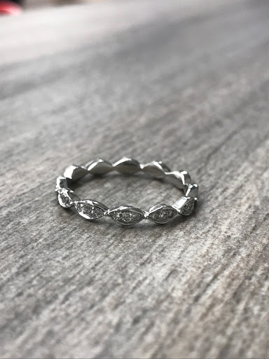 Jewelry Store «Henry C Reid & Son», reviews and photos, 1591 Post Rd, Fairfield, CT 06824, USA