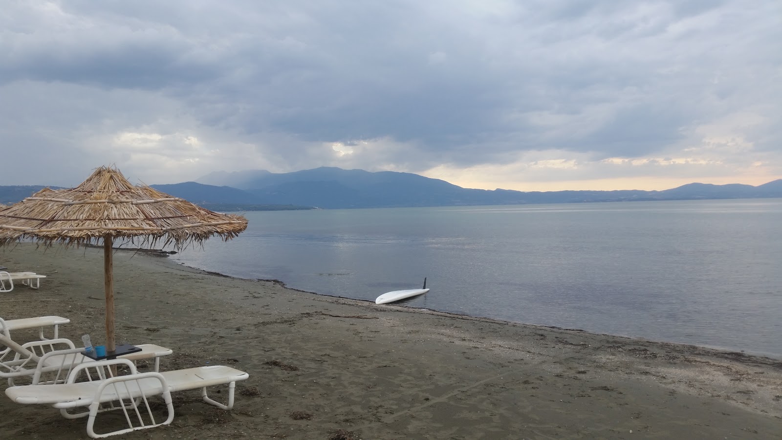 Zdjęcie Arapis Beach z poziomem czystości wysoki