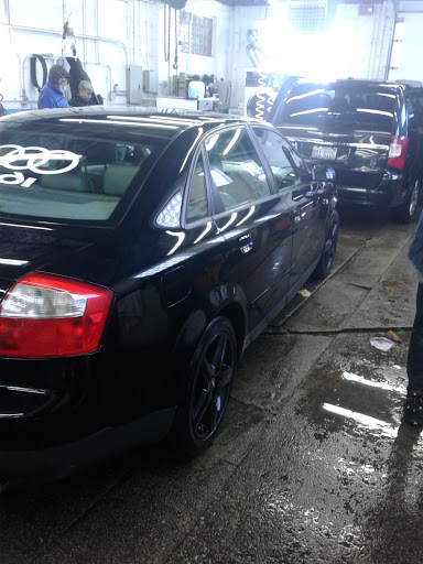 Car Wash «Forest Glen Hand Car Wash», reviews and photos, 5322 N Elston Ave, Chicago, IL 60630, USA