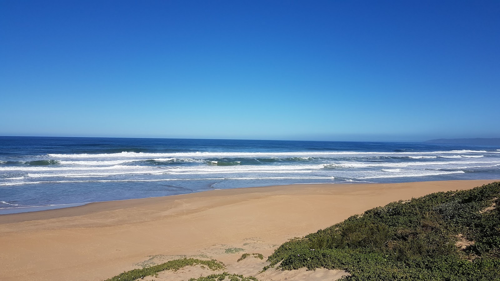 Foto de Kleinkrantz beach com água cristalina superfície