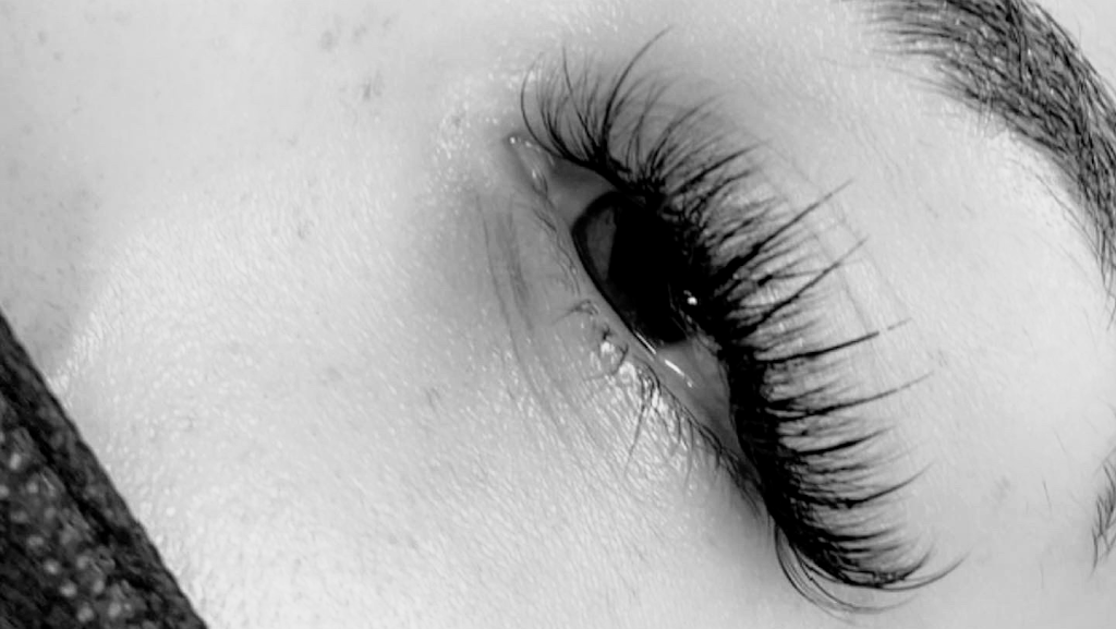 The Lash Beautique- St. Louis Park, MN Eyelash Extensions and Teeth Whitening 55426