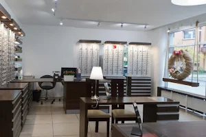 Centre De La Vision Eye Care Center image
