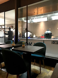 Atmosphère du Restaurant gastronomique OKA à Paris - n°8