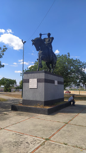 Monumento General Div. Juan Jacinto Lara