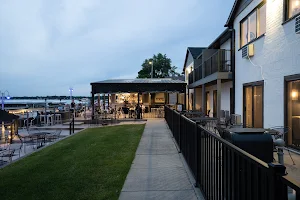 Lakeside Inn image