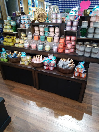 Beauty Supply Store «Bath & Body Works», reviews and photos, 34986 Midway Outlet Dr, Rehoboth Beach, DE 19971, USA