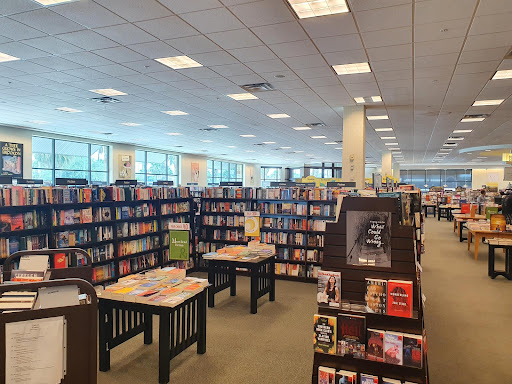 Book Store «Barnes & Noble Booksellers Palms Crossing», reviews and photos, 3300 W Frontage Rd #1100, McAllen, TX 78501, USA