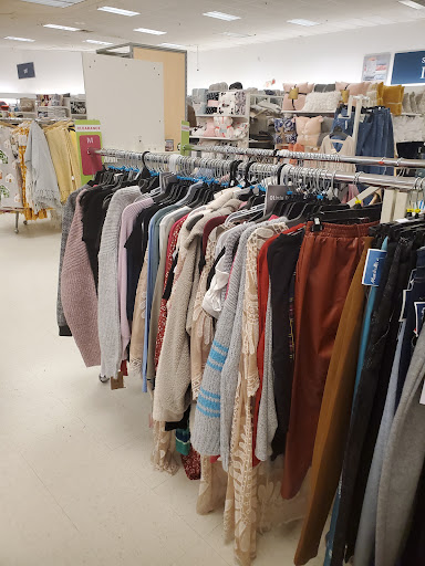 Department Store «Marshalls», reviews and photos, 425 Ernest W Barrett Pkwy NW, Kennesaw, GA 30144, USA