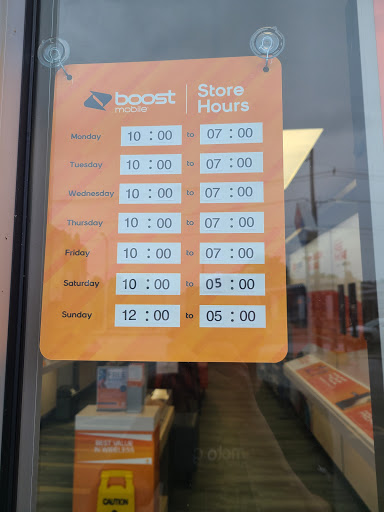 Cell Phone Store «Boost Mobile Store By Mobile Zone», reviews and photos, 2013 Central Ave, Dubuque, IA 52001, USA
