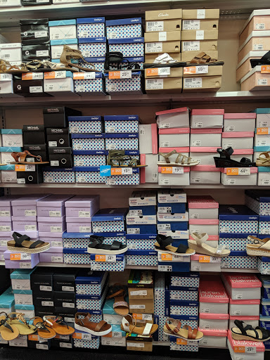 Shoe Store «Rack Room Shoes», reviews and photos, 18700 Limestone Commercial Dr, Pflugerville, TX 78660, USA