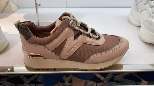 Fashion Accessories Store «Michael Kors», reviews and photos, 1800 Sawgrass Mills Cir #2630, Sunrise, FL 33323, USA