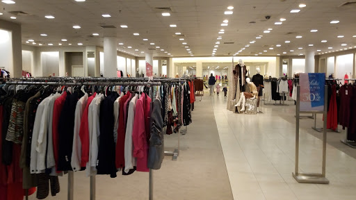 Department Store «Saks Fifth Avenue», reviews and photos, 1350 Polaris Pkwy, Columbus, OH 43240, USA