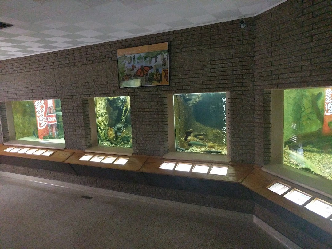 Gavins Point National Fish Hatchery - Hatchery Building And Aquarium