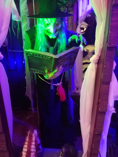 Costume Store «The Holiday Store», reviews and photos, 301 Commerce Ct d, Winter Haven, FL 33880, USA