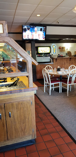Pizza Restaurant «Round Table Pizza», reviews and photos, 9500 Greenback Ln, Folsom, CA 95630, USA