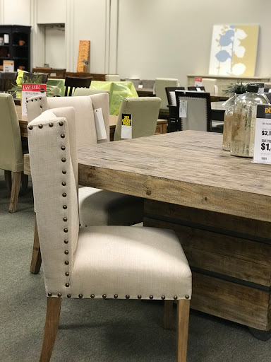 Furniture Store «The Dump Furniture Outlet», reviews and photos, 801 N Military Hwy, Norfolk, VA 23502, USA