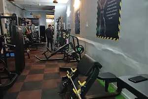 Muscle Garage Gym image