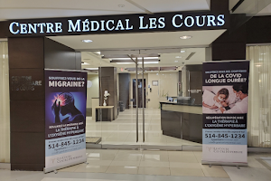 Les Cours Medical Centre image