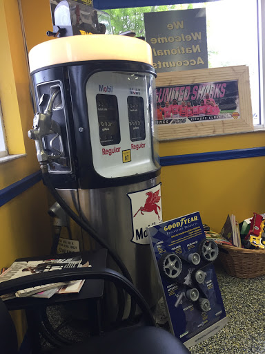 Tire Shop «KOVAC AUTO», reviews and photos, 2770 Davie Rd, Davie, FL 33314, USA