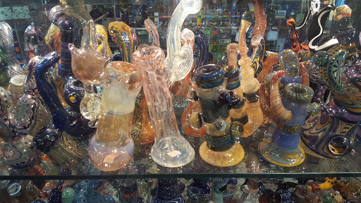 Tobacco Shop «Sunshine Daydream», reviews and photos, 2941 Boston Post Rd, Guilford, CT 06437, USA