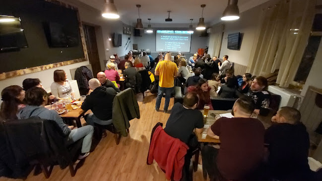 Opinii despre Gesztenyés Sportbár în Eger - Kocsma