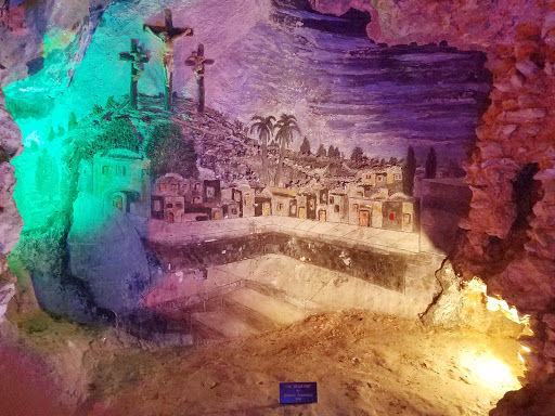 Cemetery «Memorial Park Funeral Home & Cemetery», reviews and photos, 5668 Poplar Ave, Memphis, TN 38119, USA