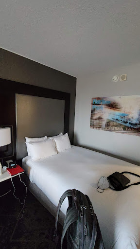 Hotel «Hilton Baltimore», reviews and photos, 401 W Pratt St, Baltimore, MD 21201, USA