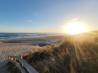 Arataki beach