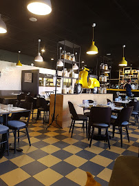 Atmosphère du Restaurant italien Brasserie Gusto Nîmes à Nîmes - n°6