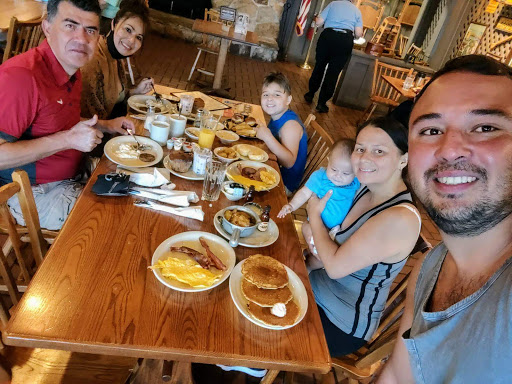 American Restaurant «Cracker Barrel Old Country Store», reviews and photos, 2115 S Church St, Murfreesboro, TN 37130, USA