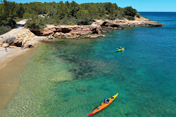 Photo de Platja Port Olivet avec petite baie