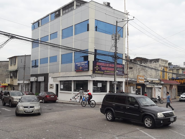 Opiniones de SPORTMANCAR en Guayaquil - Escuela