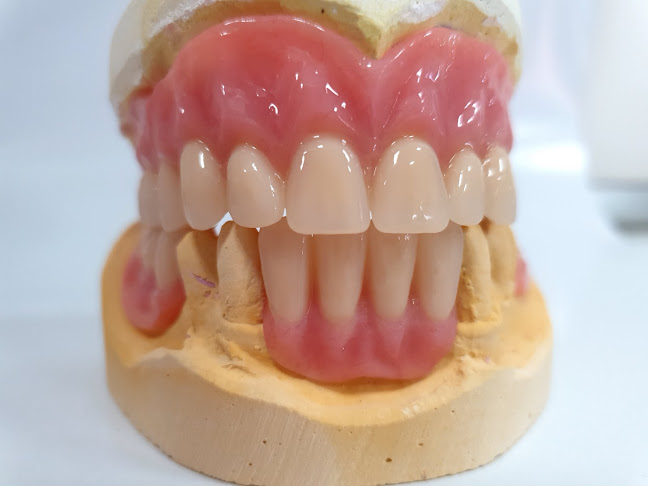 Reviews of AKJ Dentures dental laboratory in Leicester - Laboratory