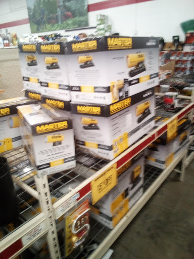 Home Improvement Store «Tractor Supply Co.», reviews and photos, 2091 E Main St, Spartanburg, SC 29307, USA