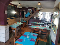 Atmosphère du Restaurant français Le Cafe Des Filles à Valmondois - n°3