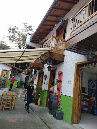 Restaurante Aqui me Quedo - Cra. 6 #5-52, Salento, Quindío, Colombia