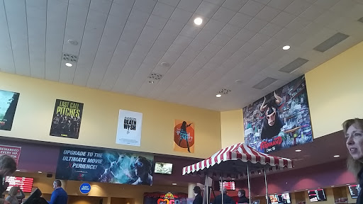 Movie Theater «Rave Cinemas», reviews and photos, 2300 Village Drive Bldg #1700, Maumee, OH 43537, USA