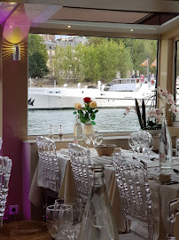 Atmosphère du Restaurant Eiffel Croisières - Péniche TOSCA à Paris - n°19