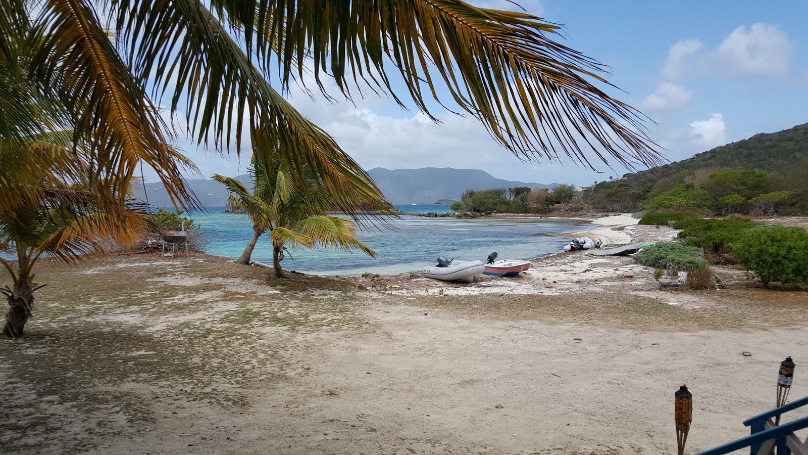 Foto von Diamond Cay beach mit türkisfarbenes wasser Oberfläche